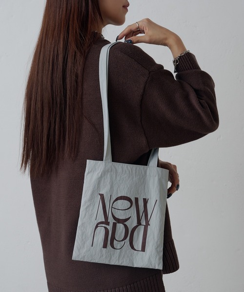 COLONY 2139(コロニートゥーワンスリーナイン)の「ナイロンミニトートバッグ(トートバッグ・レディース・アイボリー/サックスブルー/モカ・FREE)」の3枚目の写真