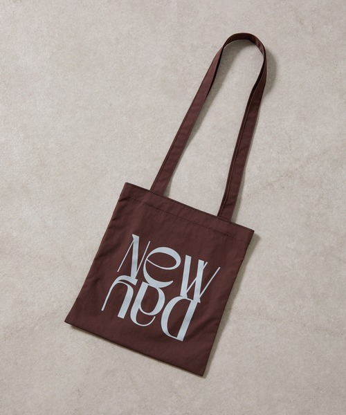 COLONY 2139(コロニートゥーワンスリーナイン)の「ナイロンミニトートバッグ(トートバッグ・レディース・アイボリー/サックスブルー/モカ・FREE)」の6枚目の写真