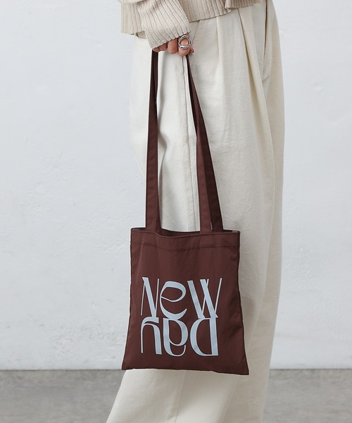 COLONY 2139(コロニートゥーワンスリーナイン)の「ナイロンミニトートバッグ(トートバッグ・レディース・アイボリー/サックスブルー/モカ・FREE)」の17枚目の写真