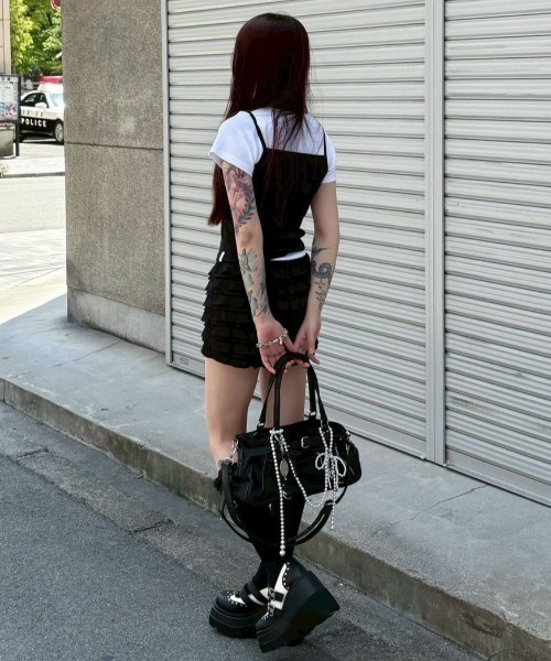 XU（エックスユー）の「【Never mind the XU】belt shoulder bag / 【ネバーマインド ザ エックスユー】ベルトショルダーバッグ（ショルダーバッグ・レディース・ブラウン/ブラック・ONE SIZE）」の6枚目の写真