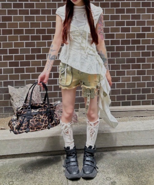 XU（エックスユー）の「【Never mind the XU】belt shoulder bag / 【ネバーマインド ザ エックスユー】ベルトショルダーバッグ（ショルダーバッグ・レディース・ブラウン/ブラック・ONE SIZE）」の22枚目の写真