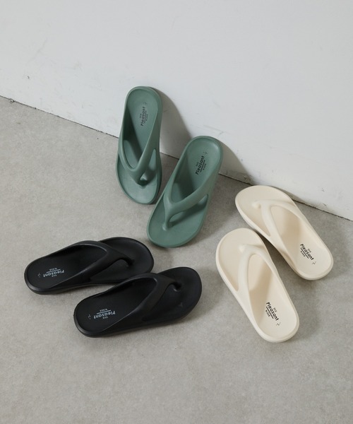 COLONY 2139（コロニートゥーワンスリーナイン）の「マシュマロトングサンダル（サンダル・レディース・ホワイト/ブラック/グリーン・LARGE/MEDIUM）」の14枚目の写真