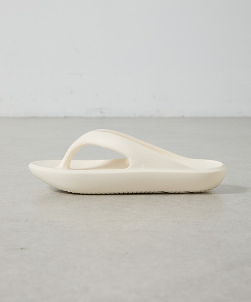 COLONY 2139（コロニートゥーワンスリーナイン）の「マシュマロトングサンダル（サンダル・レディース・ホワイト/ブラック/グリーン・LARGE/MEDIUM）」の13枚目の写真