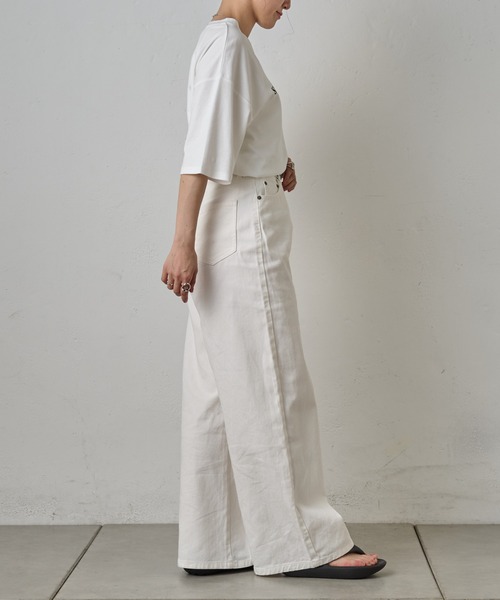 COLONY 2139（コロニートゥーワンスリーナイン）の「マシュマロトングサンダル（サンダル・レディース・ホワイト/ブラック/グリーン・LARGE/MEDIUM）」の18枚目の写真