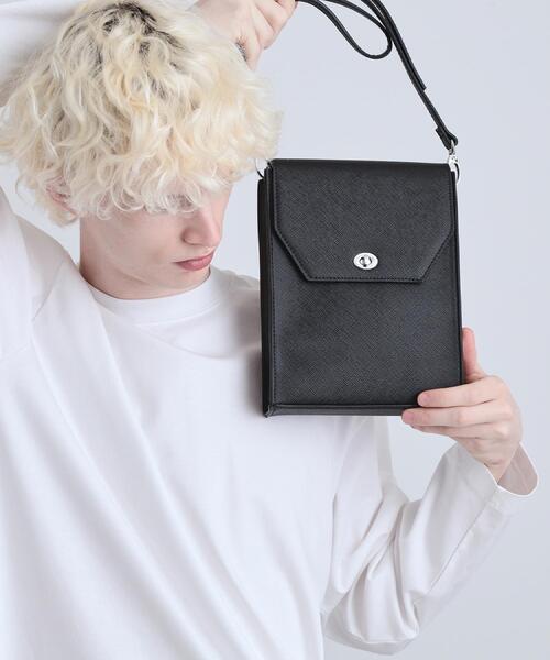 tk.TAKEO KIKUCHI（ティーケータケオキクチ）の「スクエアボックスショルダーバッグ（ユニセックスアイテム）（ショルダーバッグ・メンズ・ブラック系7/グレー系その他3/グレー系その他2/ブラック系/ブラック系その他・00）」の13枚目の写真