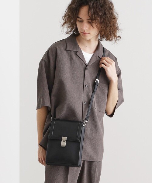 tk.TAKEO KIKUCHI（ティーケータケオキクチ）の「スクエアボックスショルダーバッグ（ユニセックスアイテム）（ショルダーバッグ・メンズ・ブラック系7/グレー系その他3/グレー系その他2/ブラック系/ブラック系その他・00）」の21枚目の写真