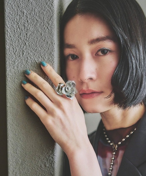 HARE(ハレ)の「ビッグフラワーリング(HARE)(リング・レディース・ブラック/シルバー・FREE)」の3枚目の写真