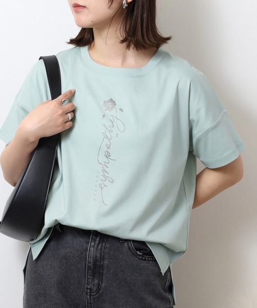 BRODIAEA(ブローディア)の「BRODIAEA ロゴプリント半袖Tシャツ【日本製】(Tシャツ/カットソー・レディース・ブルー/オフホワイト/エメラルド/ブラック/モカ・40)」の4枚目の写真