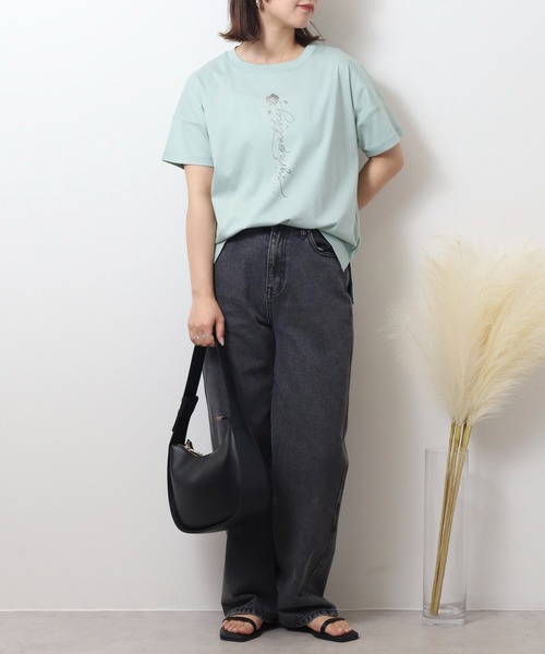 BRODIAEA(ブローディア)の「BRODIAEA ロゴプリント半袖Tシャツ【日本製】(Tシャツ/カットソー・レディース・ブルー/オフホワイト/エメラルド/ブラック/モカ・40)」の11枚目の写真