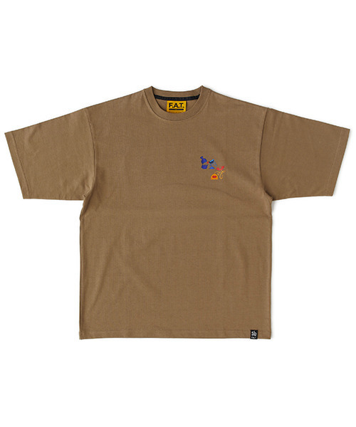 FAT(エフエイティー)の「SARCE "MOUTH"(Tシャツ/カットソー・メンズ・ベージュ/ホワイト/ブラック・JUMBO(XXL)/FAT(XL)/SKINNY(L)/TITCH(M))」の1枚目の写真