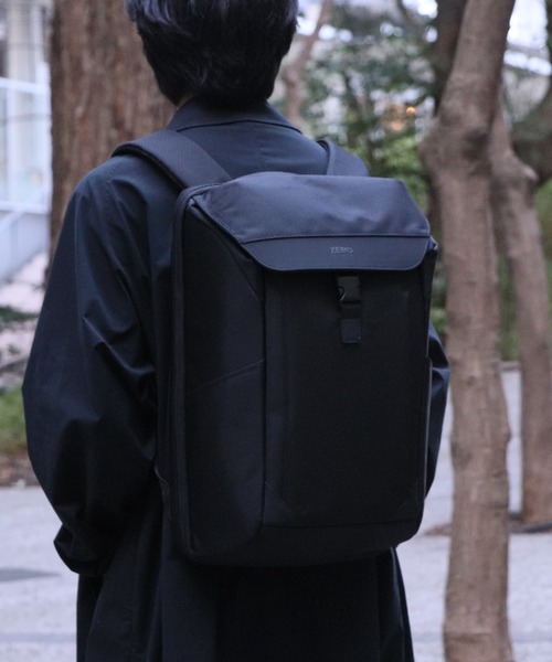 ZERO HALLIBURTON(ゼロハリバートン)の「デイトン バックパック B4収納 14.0インチPC収納 81572(ビジネスバッグ・メンズ・ネイビー/ブラック・FREE)」の2枚目の写真
