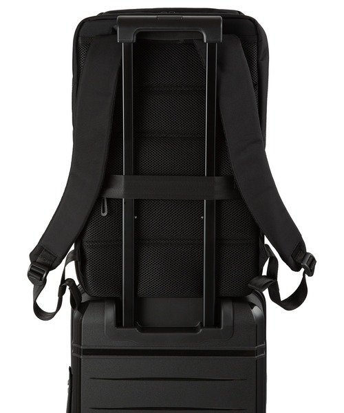 ZERO HALLIBURTON(ゼロハリバートン)の「デイトン バックパック B4収納 14.0インチPC収納 81572(ビジネスバッグ・メンズ・ネイビー/ブラック・FREE)」の13枚目の写真