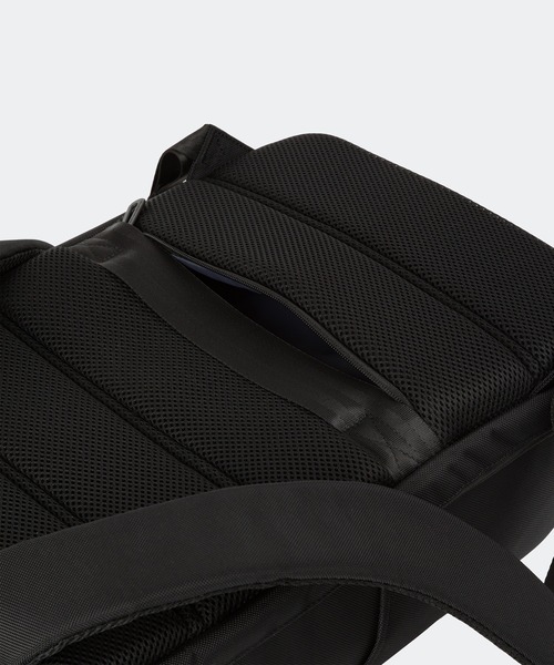 ZERO HALLIBURTON(ゼロハリバートン)の「デイトン バックパック B4収納 14.0インチPC収納 81572(ビジネスバッグ・メンズ・ネイビー/ブラック・FREE)」の9枚目の写真