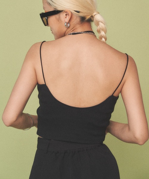 Solace（ソレイス）の「カップ付きベアキャミソール / クロップド丈（キャミソール・レディース・ブラック/アイボリー・FREE）」の2枚目の写真