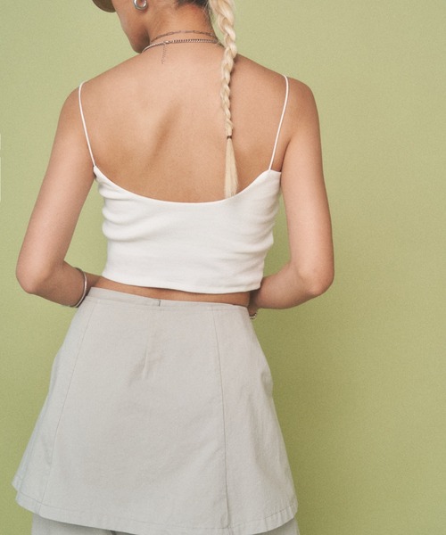 Solace（ソレイス）の「カップ付きベアキャミソール / クロップド丈（キャミソール・レディース・ブラック/アイボリー・FREE）」の6枚目の写真