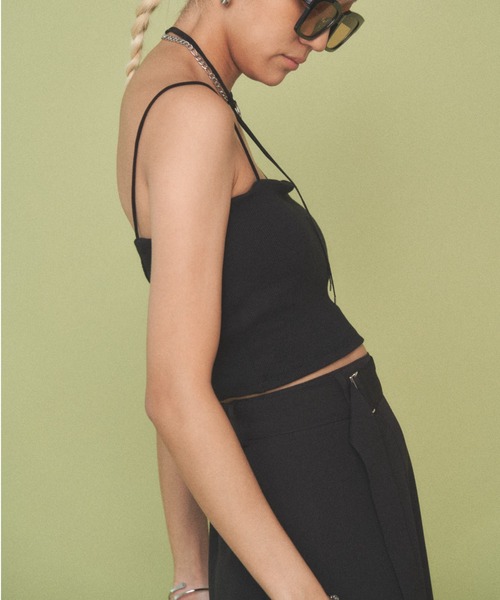 Solace（ソレイス）の「カップ付きベアキャミソール / クロップド丈（キャミソール・レディース・ブラック/アイボリー・FREE）」の10枚目の写真