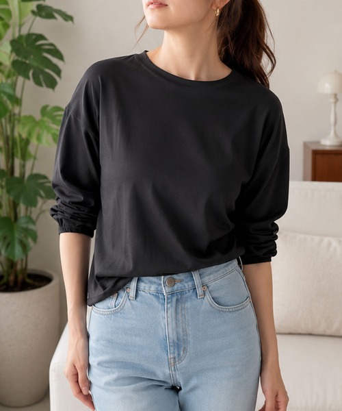 Dewlily(デューリリー)の「一枚でもインナーでも活躍◎カラバリも豊富。ボリューム袖カットソー(シャツ/ブラウス・レディース・ブラック/グリーン/ピンク/レッド/ホワイト/パープル/イエロー/ライトブルー・L/M/XL)」の3枚目の写真