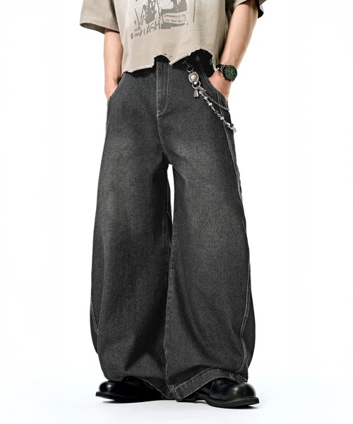 CORPUS TOKYO（コーパス トーキョー）の「立体裁断バルーンワイド