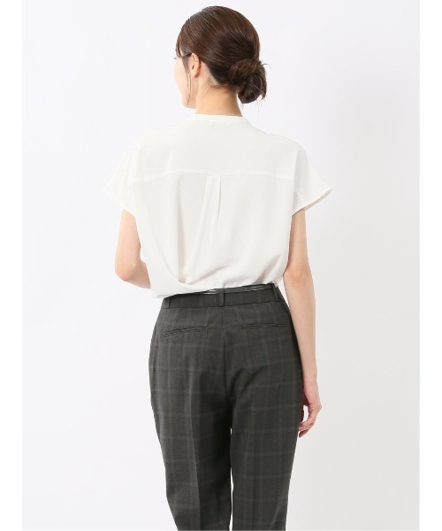 m.f.editorial（エムエフエディトリアル）の「【接触冷感 UVカット ストレッチ】m.f.エディトリアルレディース バンドカラー 比翼ブラウス（シャツ/ブラウス・レディース・ホワイト/ネイビー/ピンク系その他・MEDIUM/LARGE）」の5枚目の写真