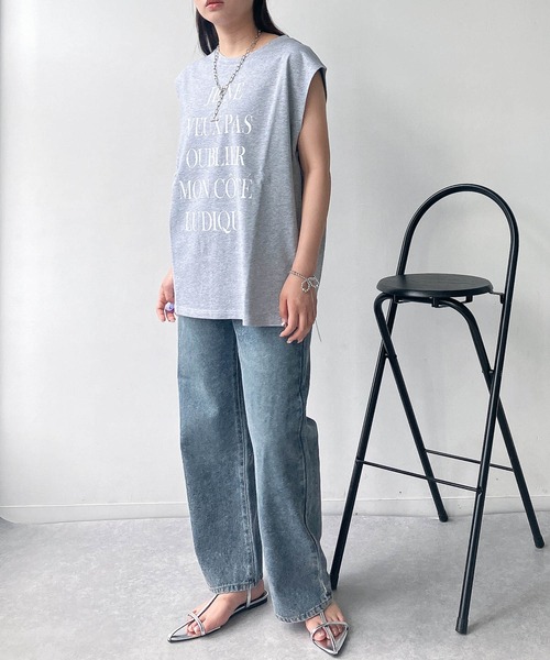 AS KNOW AS plus（アズノゥアズプラス）の「●ノースリロゴプリント サイドスリット入り ビッグサイズTシャツ（Tシャツ/カットソー・レディース・カーキ/オフホワイト/杢グレー・FREE）」の19枚目の写真