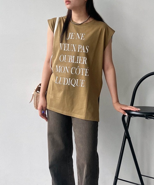 AS KNOW AS plus（アズノゥアズプラス）の「●ノースリロゴプリント サイドスリット入り ビッグサイズTシャツ（Tシャツ/カットソー・レディース・カーキ/オフホワイト/杢グレー・FREE）」の14枚目の写真