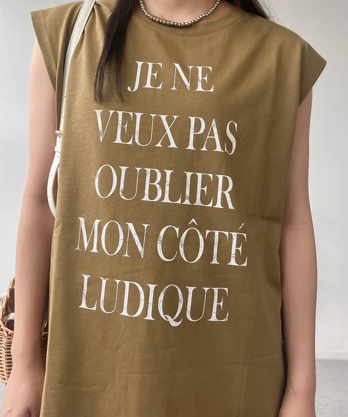 AS KNOW AS plus（アズノゥアズプラス）の「●ノースリロゴプリント サイドスリット入り ビッグサイズTシャツ（Tシャツ/カットソー・レディース・カーキ/オフホワイト/杢グレー・FREE）」の13枚目の写真