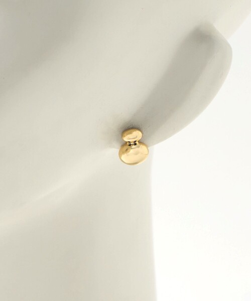 UNITED ARROWS（ユナイテッドアローズ）の「2オーバル ドーム ピアス（ピアス（両耳用）・レディース・シルバー/ゴールド・FREE）」の8枚目の写真
