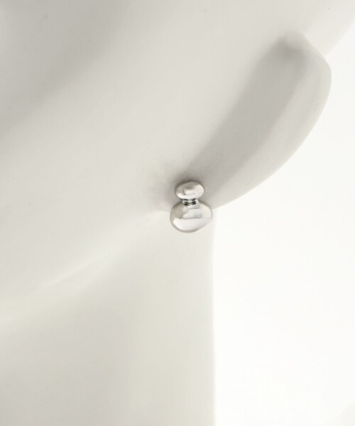 UNITED ARROWS（ユナイテッドアローズ）の「2オーバル ドーム ピアス（ピアス（両耳用）・レディース・シルバー/ゴールド・FREE）」の9枚目の写真