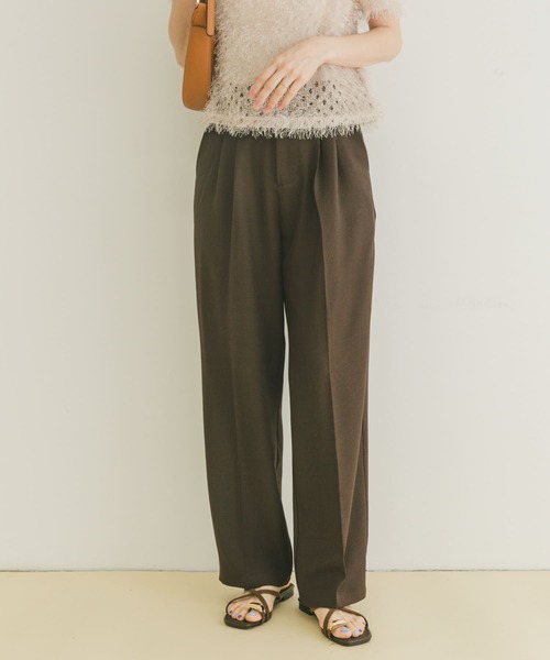 ITEMS URBANRESEARCH(アイテムズ アーバンリサーチ)の「ウエストタックスラックス(その他パンツ・レディース・ライトベージュ/チャコールグレー/ブラウン・FREE)」の1枚目の写真