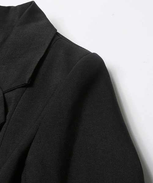 LA POMME petit(ラポミ・プチ)の「Frill Pleats Docking Jacket Dress(テーラードジャケット・レディース・ブラック/グレー・LARGE/MEDIUM/SMALL)」の4枚目の写真