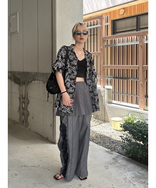 ELCHELE(エルチェレ)の「CORD EMBROIDERY OPEN COLLAR SHIRT(シャツ/ブラウス・レディース・ブラック/ホワイト・FREE)」の9枚目の写真
