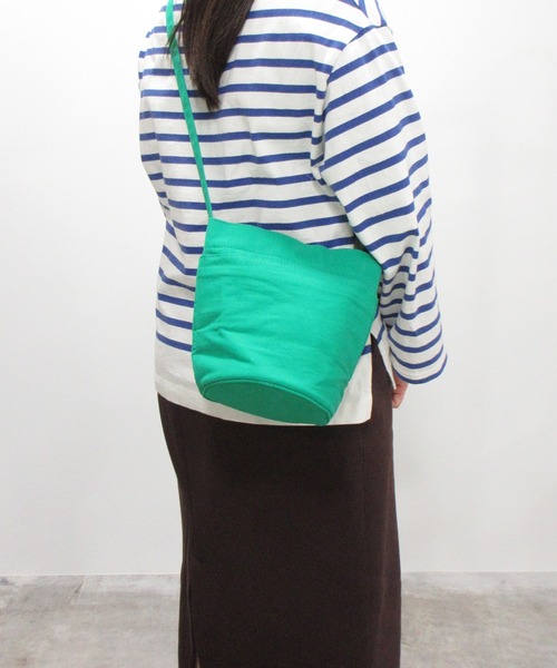 EARTH MADE（アースメイド）の「ROUND-BOTTOM SHOULDER（ショルダーバッグ・レディース・グレー/グリーン/ブルー・FREE）」の4枚目の写真