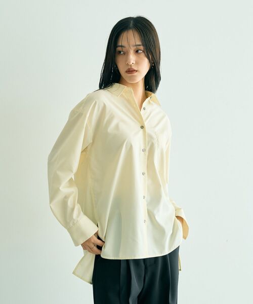 YECCA VECCA（イェッカヴェッカ）の「ロングシャツ（シャツ/ブラウス・レディース・オフホワイト/イエロー/ネイビー/ブルー・FREE）」の4枚目の写真