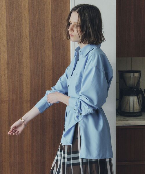 YECCA VECCA（イェッカヴェッカ）の「ロングシャツ（シャツ/ブラウス・レディース・オフホワイト/イエロー/ネイビー/ブルー・FREE）」の2枚目の写真