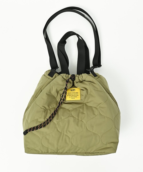 KiU(キウ)の「パデッドドロストトートバッグ(12L)(トートバッグ・レディース・テラコッタ/ブラック/カーキ/アイボリー・FREE)」の9枚目の写真