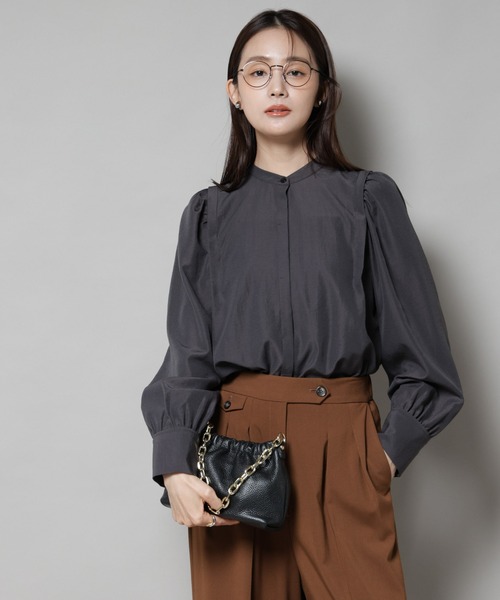 NANO universe（ナノユニバース）の「ショルダーギャザーブラウス（シャツ/ブラウス・レディース・チャコール/ライトブルー・S/M）」の11枚目の写真