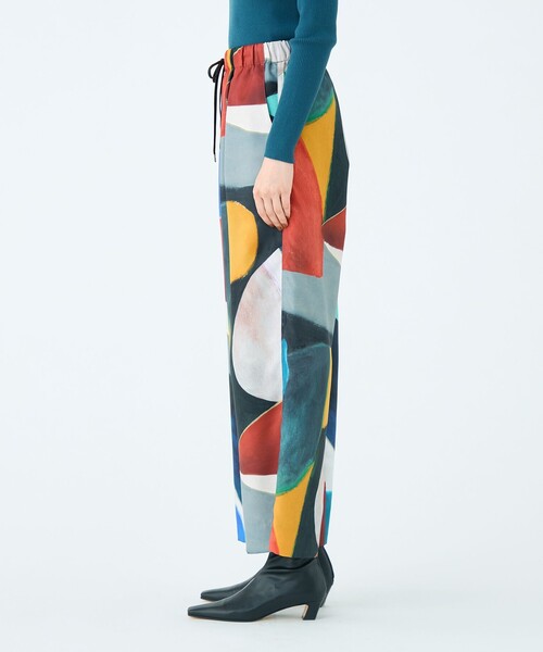 BALLSEY（ボールジィ）の「アルテミスプリント 1タックイージーパンツ（その他パンツ・レディース・ネイビー・36/34）」の4枚目の写真