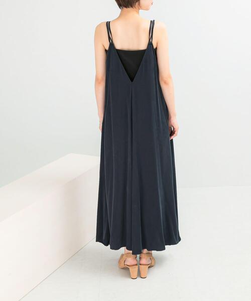 URBAN RESEARCH ROSSO WOMEN（アーバンリサーチ　ロッソ）の「クールタッチ2WAYキュプラ混キャミワンピース（ワンピース・レディース・ベージュ/ネイビー・FREE）」の7枚目の写真
