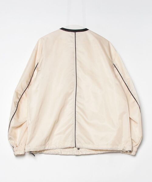 CINOH（チノ）の「ECONYL NO COLLAR COACH JACKET（ノーカラージャケット・メンズ・ホワイト・44）」の2枚目の写真