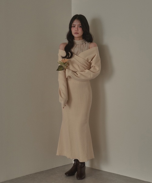 美品☆ゴールド系タートルネックロングドレス　よし乃　サイズM　ニット Julia Boutique ワンピース スリーブレスタートルネックロングニット