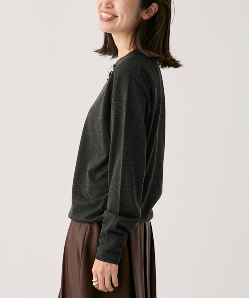 VERMEIL par iena(ヴェルメイユパーイエナ)の「GLOW wool crew knit(ニット/セーター・レディース・ボルドー/チャコールグレー/キャメル・FREE)」の9枚目の写真