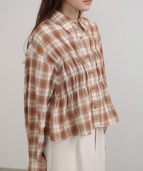 Bab(バブ)の「シャーリングビスチェ風デザインチェックシャツ(シャツ/ブラウス・レディース・ブラウン/ベージュ/ブラック・M)」の12枚目の写真