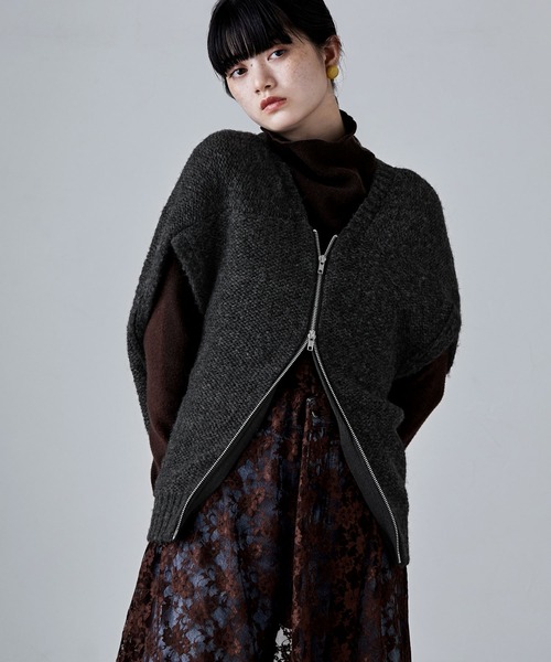 etoll.（エトル）の「ダブルジップコクーンニットベスト（ベスト・レディース・ブラウン/グレー/アイボリー/ブラック・M）」の2枚目の写真