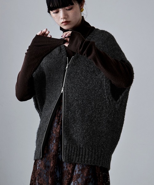 etoll.（エトル）の「ダブルジップコクーンニットベスト（ベスト・レディース・ブラウン/グレー/アイボリー/ブラック・M）」の22枚目の写真