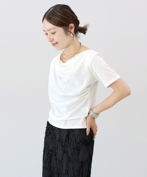 Aletta vita（アレッタビータ）の「T/C天竺ドレープネック半袖プルオーバー（Tシャツ/カットソー・レディース・ブラック/オフホワイト/ブラウン・M）」の13枚目の写真