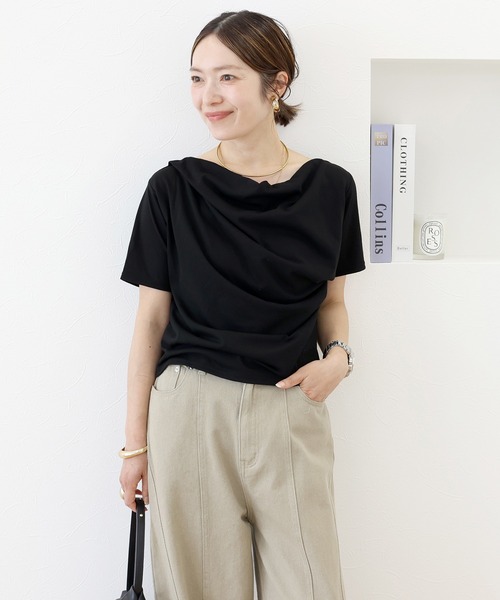 Aletta vita（アレッタビータ）の「T/C天竺ドレープネック半袖プルオーバー（Tシャツ/カットソー・レディース・ブラック/オフホワイト/ブラウン・M）」の5枚目の写真