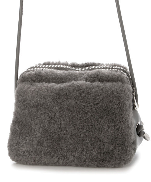 cache cache(カシュ カシュ)の「カシュカシュ cachecache / フェイクボアミニショルダー(ショルダーバッグ・レディース・ベージュ/グレー/アイボリー・FREE)」の11枚目の写真