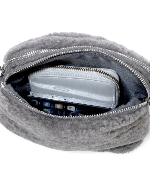 cache cache(カシュ カシュ)の「カシュカシュ cachecache / フェイクボアミニショルダー(ショルダーバッグ・レディース・ベージュ/グレー/アイボリー・FREE)」の14枚目の写真