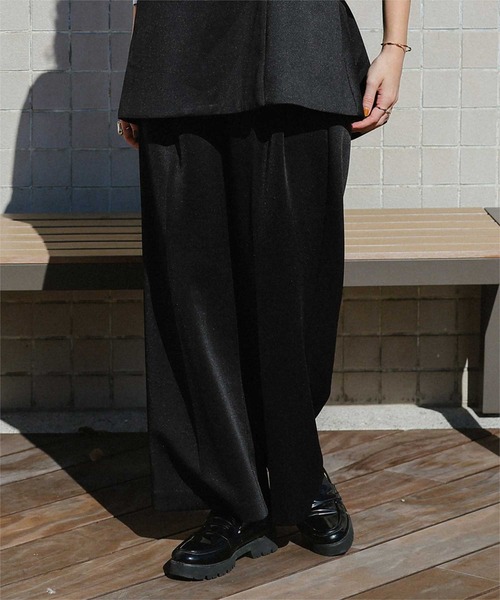 titivate(ティティベイト)の「【26SS新作/2026 CEREMONY COLLECTION/セレモニー/オケージョン/入卒式】ストレッチ美脚タックワイドパンツ(その他パンツ・レディース・ブラック/ホワイト系その他/ネイビー・L/M/S/SP)」の6枚目の写真