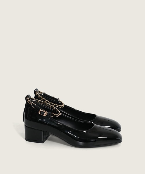 hiamu（ヒアム）の「チェーンストラップメリージェーンパンプス/2025 AW NEW COLLECTION（パンプス・レディース・ベージュ/ワインレッド/ブラック/オリーブ・22.5cm/23.0cm/23.5㎝/24.0cm/24.5cm/25.0cm）」の2枚目の写真